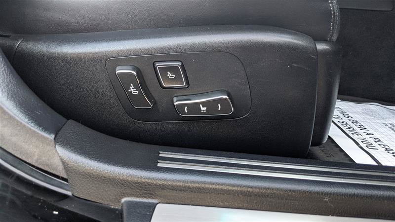 Used 2013 Lexus LS 460 AWD w/ Comfort Pkg image 33