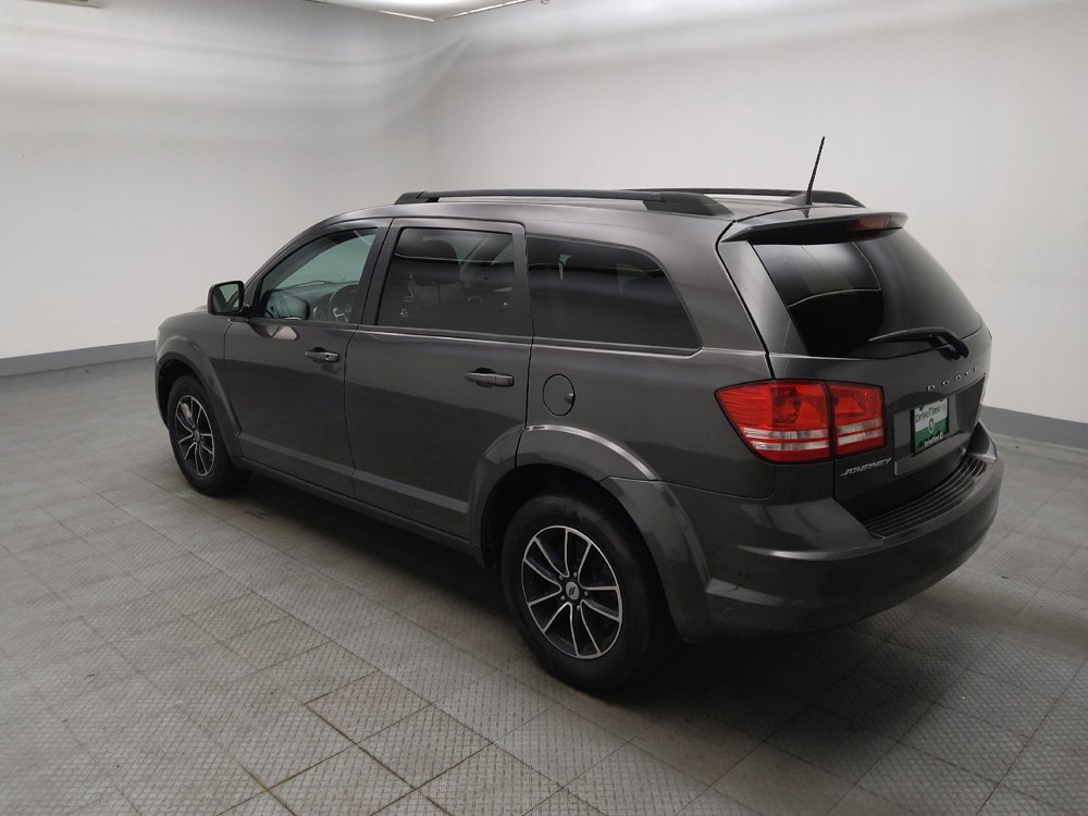 Used 2018 Dodge Journey SE w/ Connectivity Group FWD image 3