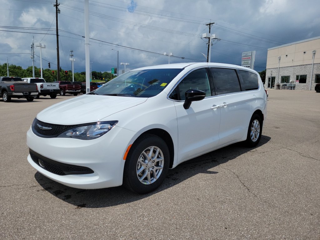 New 2027 Chrysler Pacifica LX FWD image 2