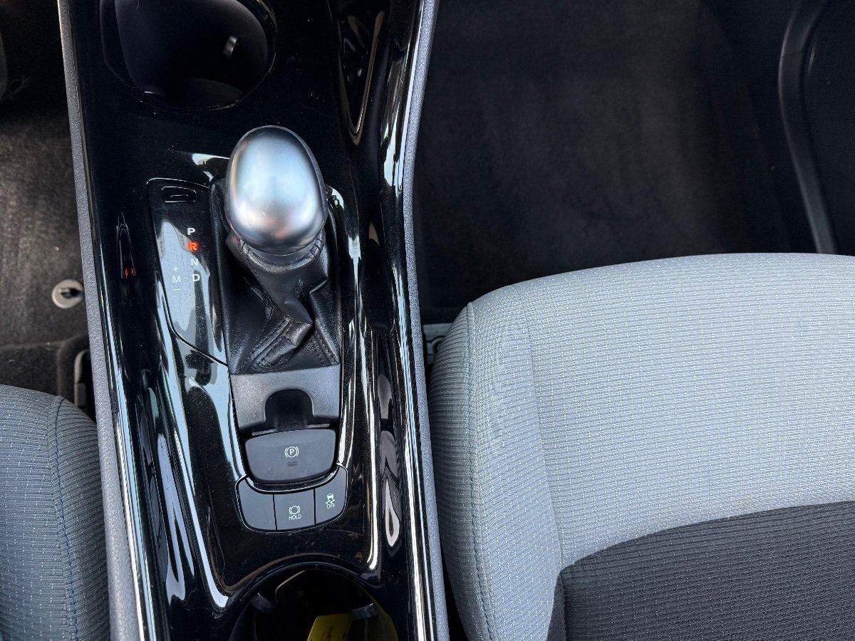 Used 2019 Toyota C-HR XLE FWD image 28