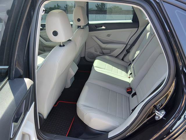 Used 2023 Volkswagen Jetta SE FWD image 12