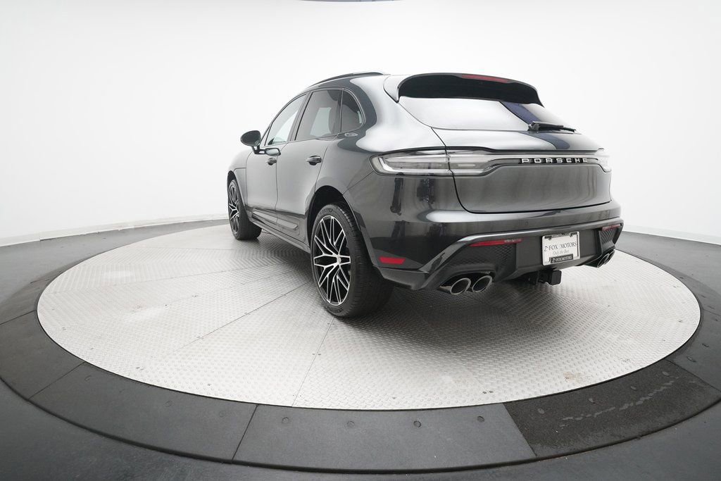 Certified 2026 Porsche Macan image 3