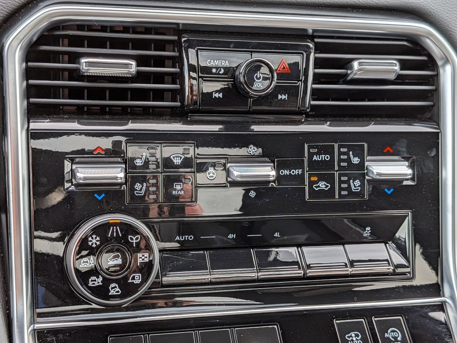 Used 2025 Nissan Armada Platinum Reserve image 25