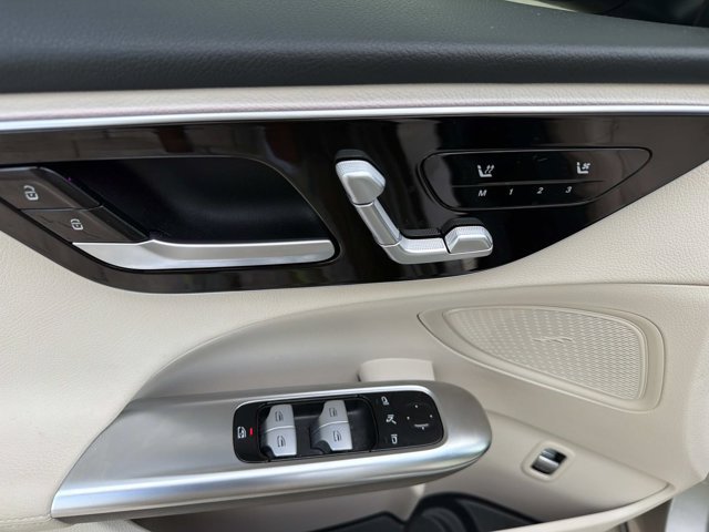 Used 2024 Mercedes-Benz C 300 Sedan image 9
