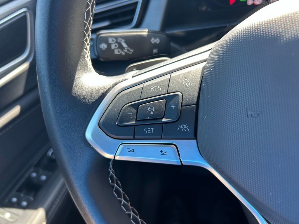 Used 2025 Volkswagen Atlas Cross Sport SE w/ Panoramic Sunroof Package image 20