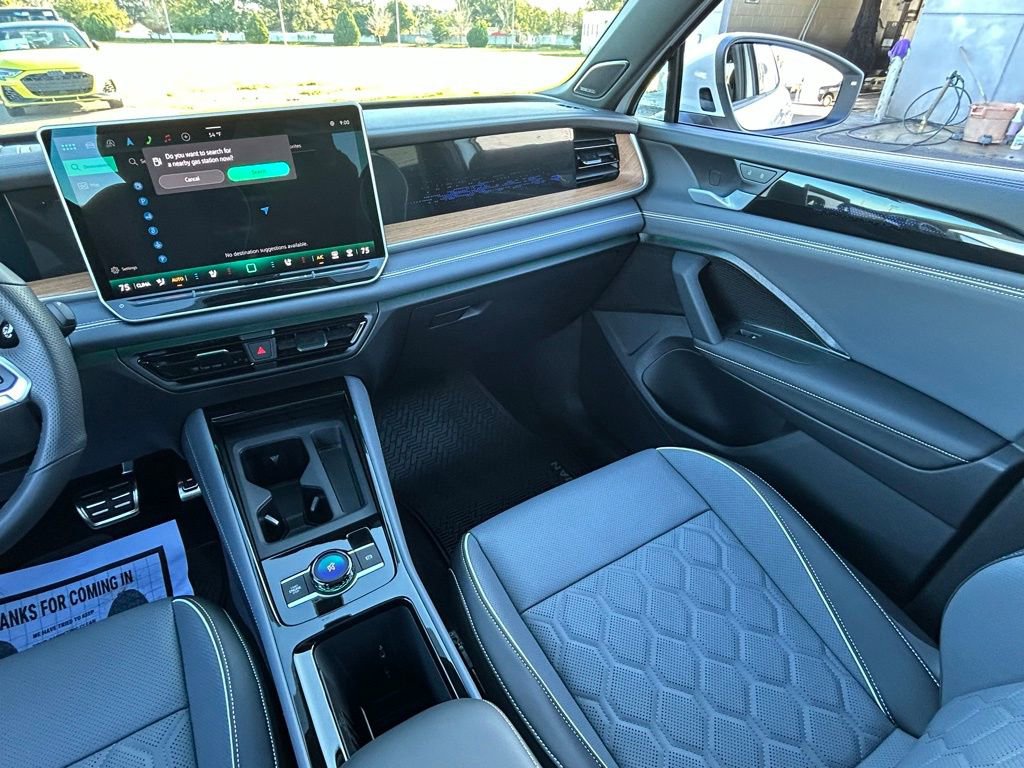 Used 2026 Volkswagen Tiguan SEL R-Line image 9