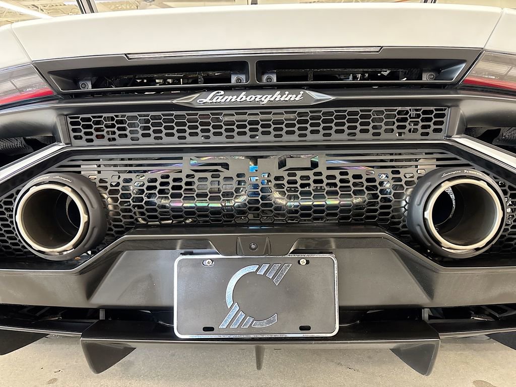 Used 2023 Lamborghini Huracan STO image 24