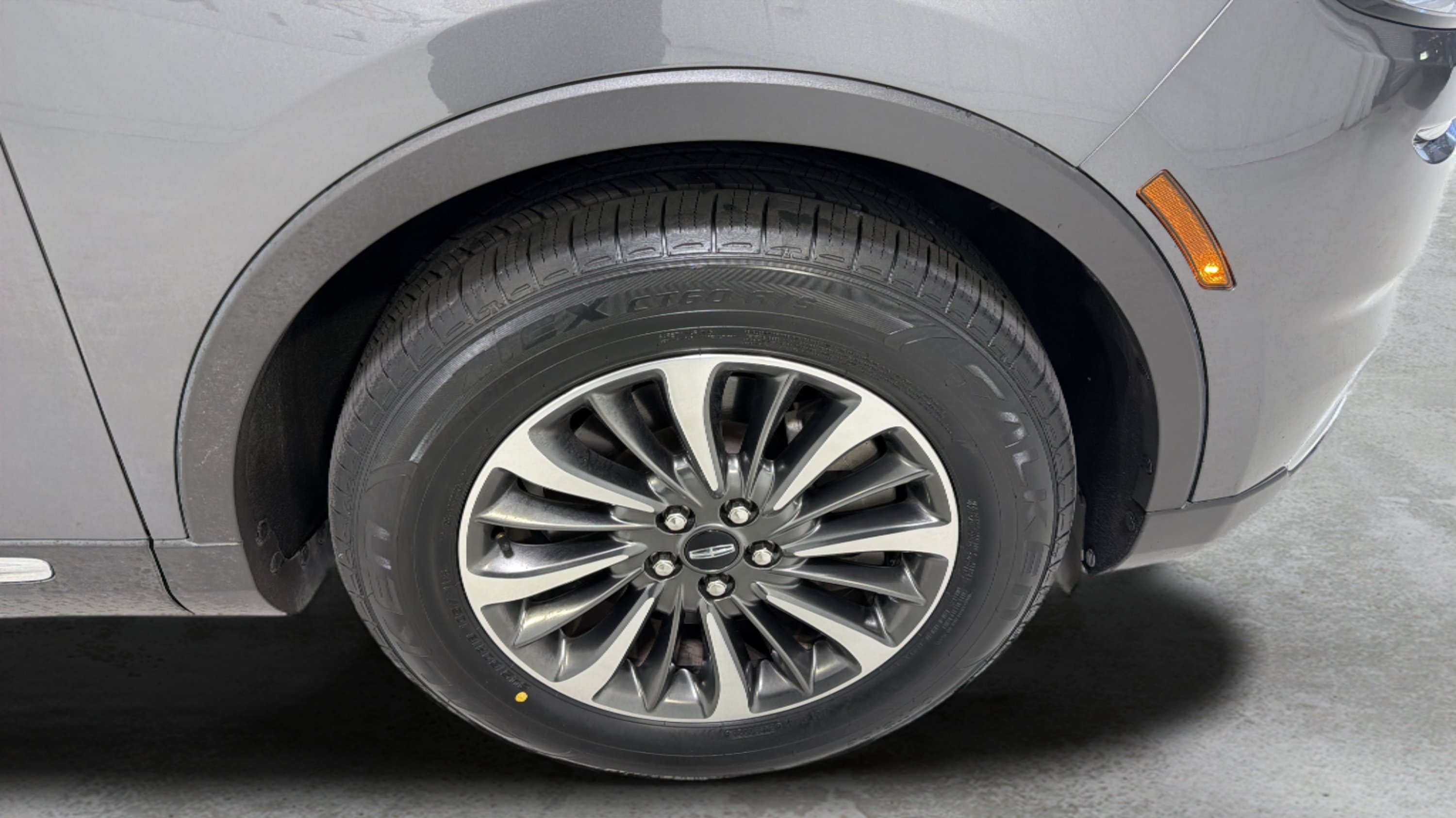 Used 2023 Lincoln Nautilus FWD w/ Premium Package image 25