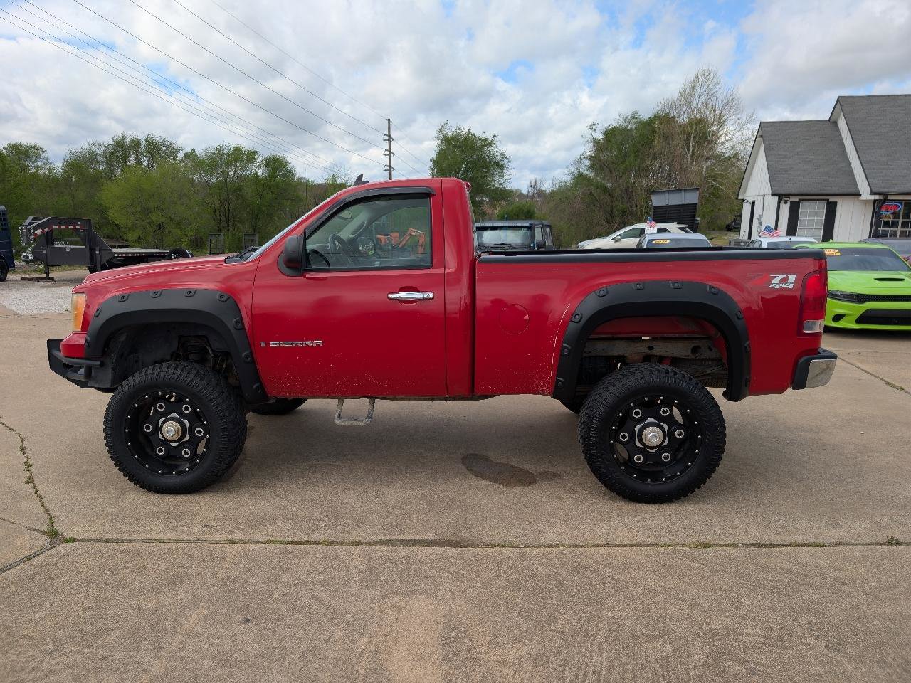 Used 2007 GMC Sierra 1500 SLE w/ Z71 Off-Road Package AWD/4WD image 8