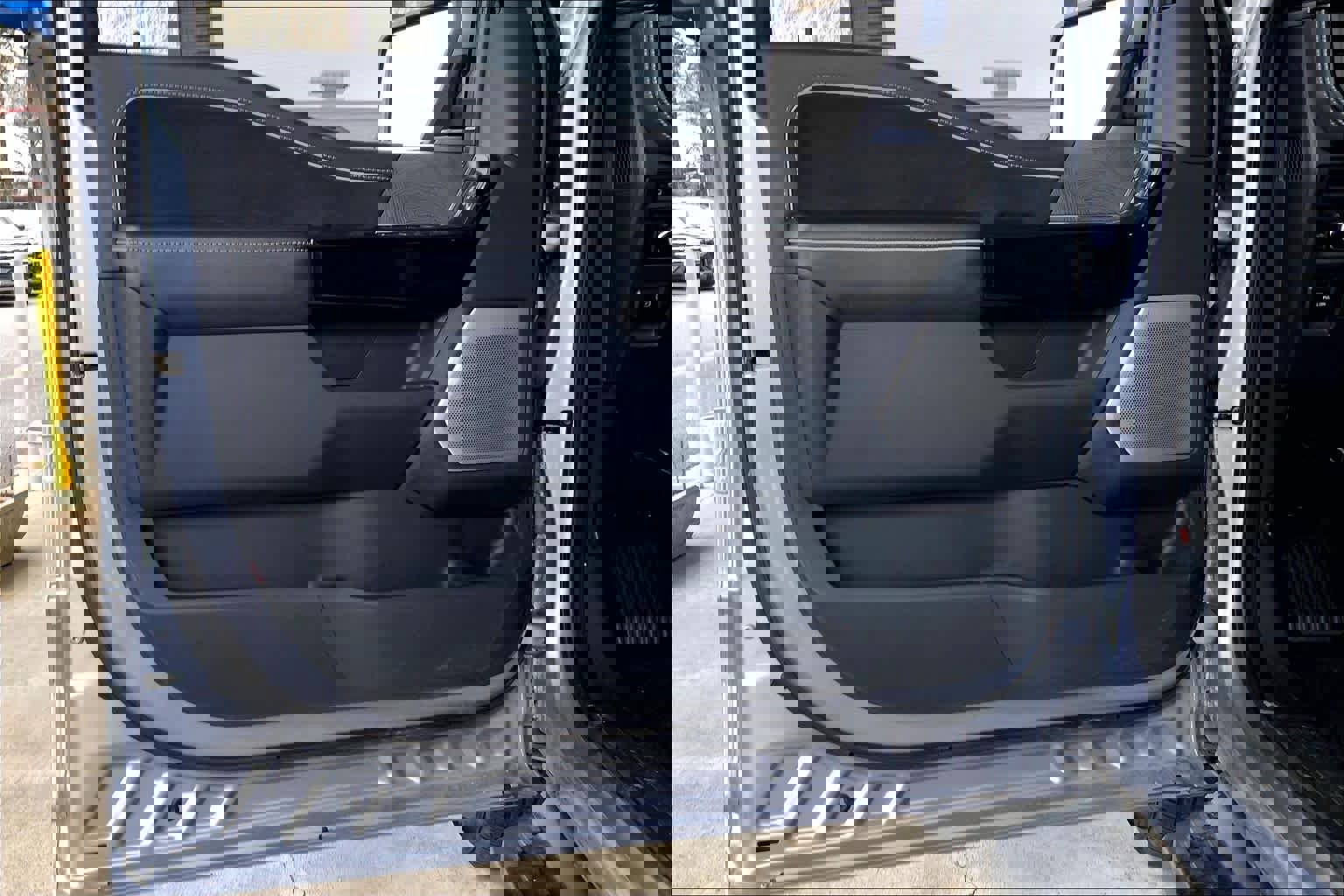 Used 2022 Ford F150 Lightning Platinum image 21