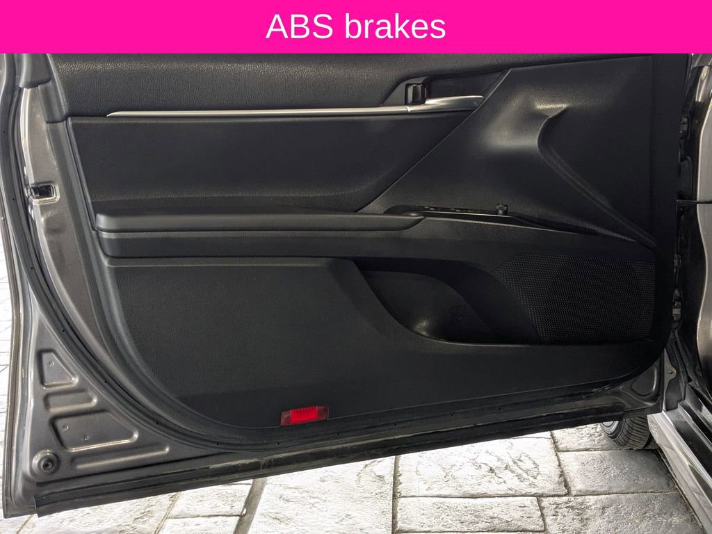 Used 2020 Toyota Camry SE image 10