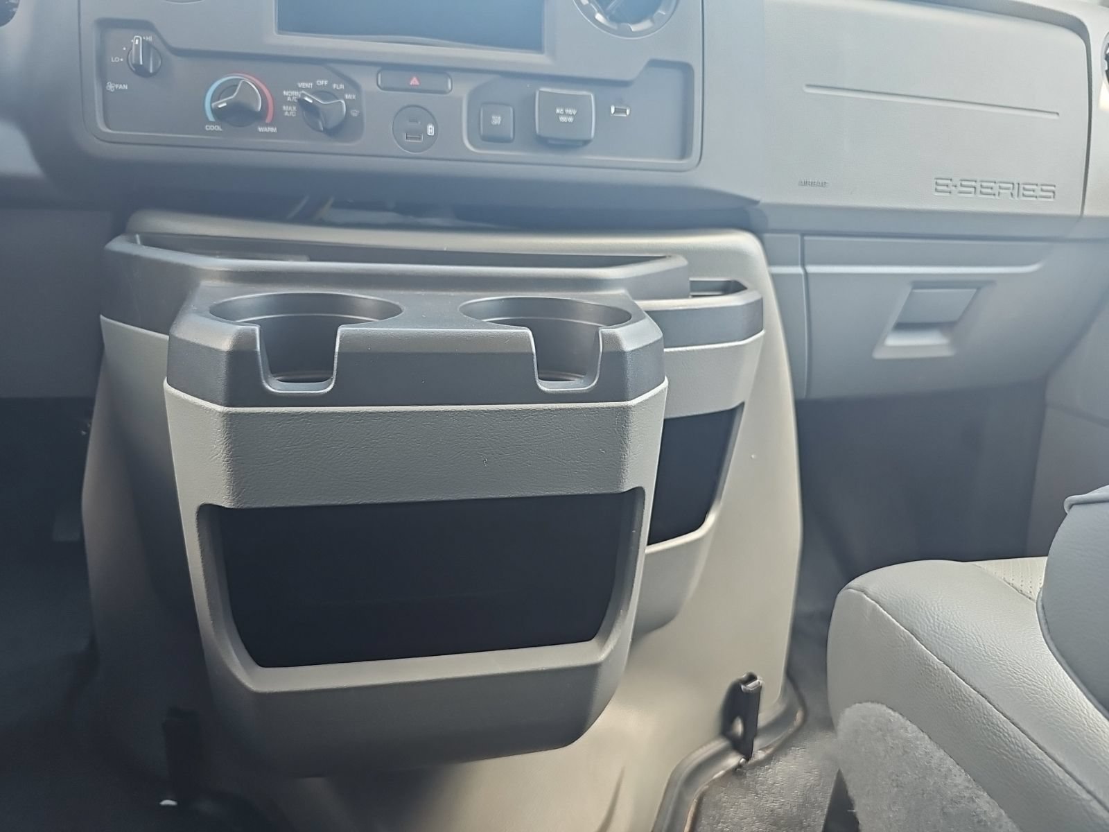 Used 2024 Ford E-450 and Econoline 450 Super Duty w/ Power Windows & Locks Group RWD image 23