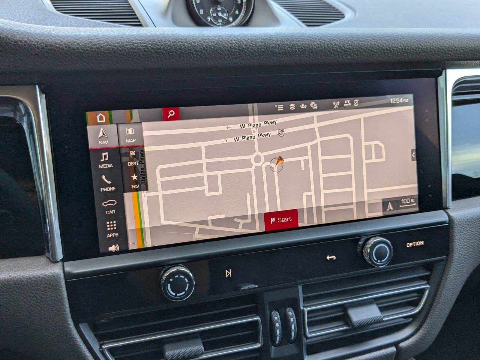 Used 2025 Porsche Macan image 17