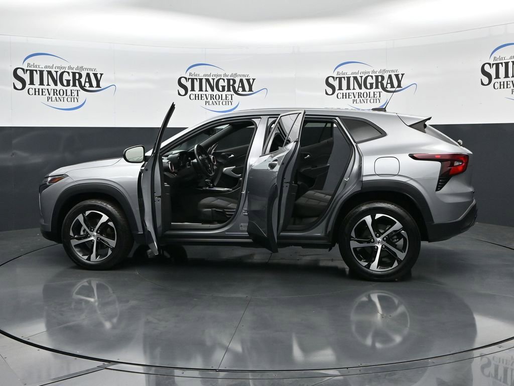 Used 2024 Chevrolet Trax RS w/ Driver Confidence Package image 28