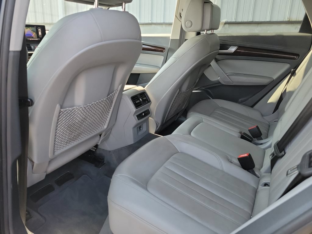 Used 2020 Audi Q5 2.0T Premium w/ Convenience Package AWD/4WD image 17
