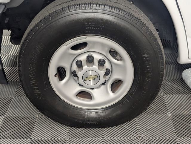 Used 2024 Chevrolet Express 2500 w/ Driver Convenience Package RWD image 8