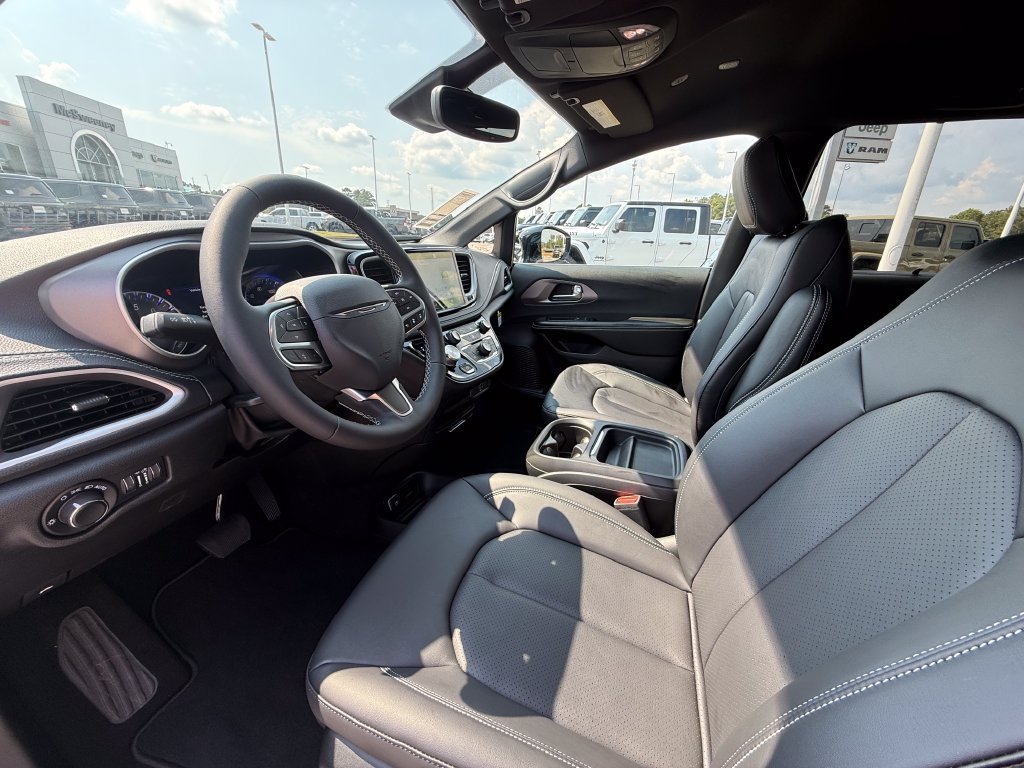 New 2027 Chrysler Pacifica Select FWD image 20