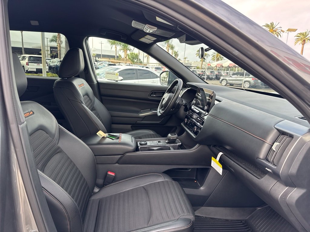 Used 2024 Nissan Pathfinder Rock Creek AWD/4WD image 9