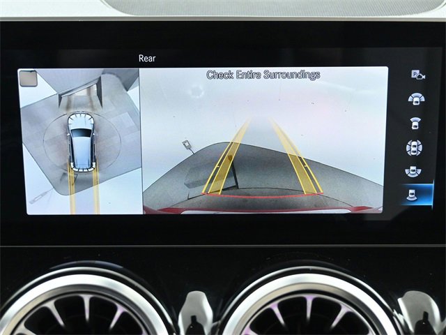 Used 2020 Mercedes-Benz GLB 250 w/ Premium Package image 23