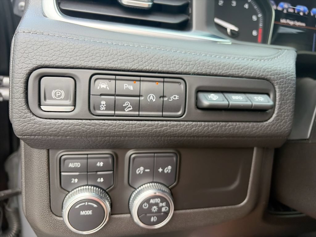 Certified 2021 GMC Yukon XL Denali w/ Denali Premium Package AWD/4WD image 26