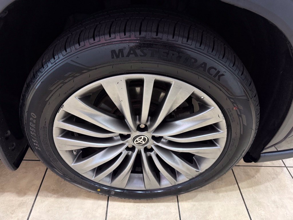 Used 2020 Toyota Highlander Platinum AWD/4WD image 61