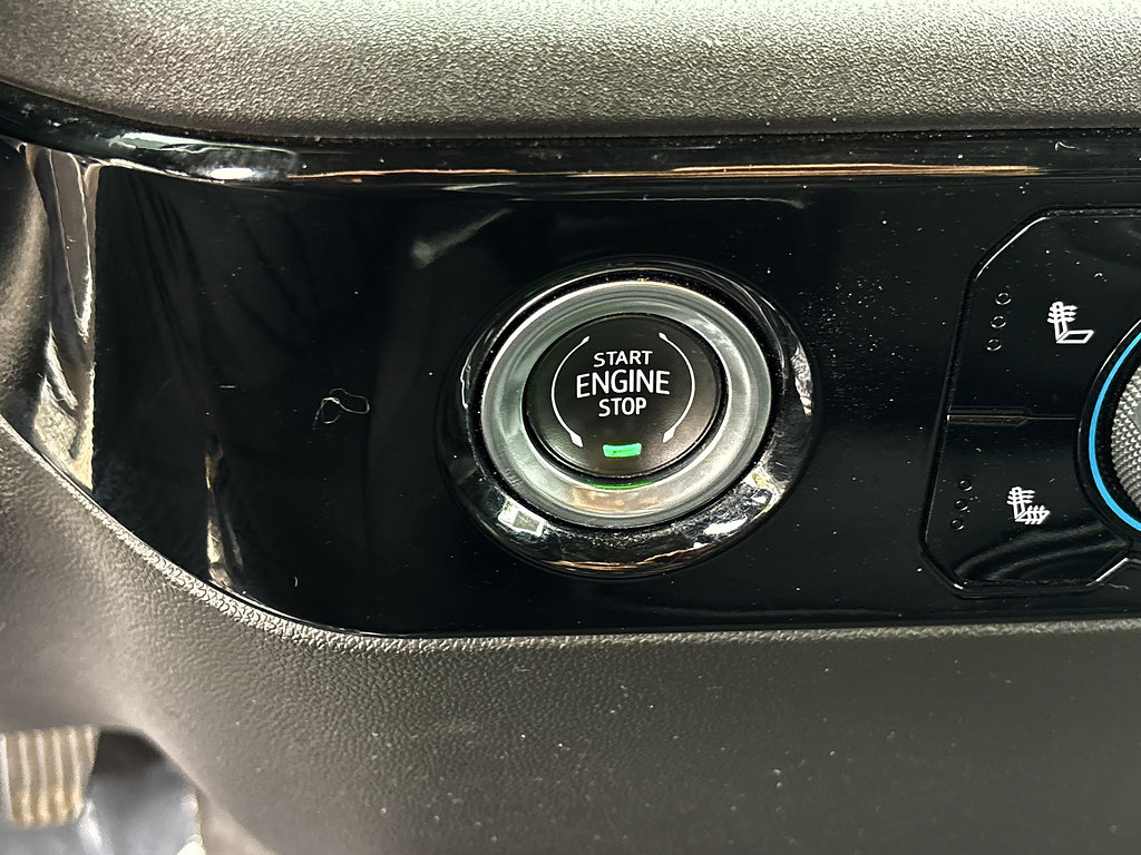 Used 2023 Chevrolet Silverado 1500 LT AWD/4WD image 18