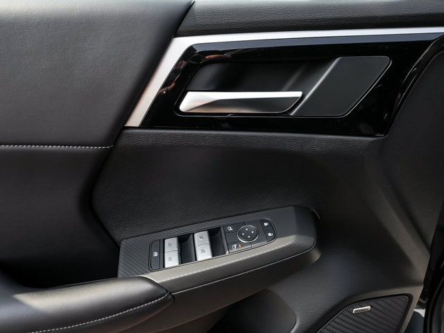 New 2026 Mitsubishi Outlander LE AWD/4WD image 11