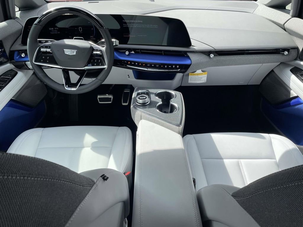 New 2025 Cadillac Optiq Sport 1 w/ LPO, ONYX Package image 14