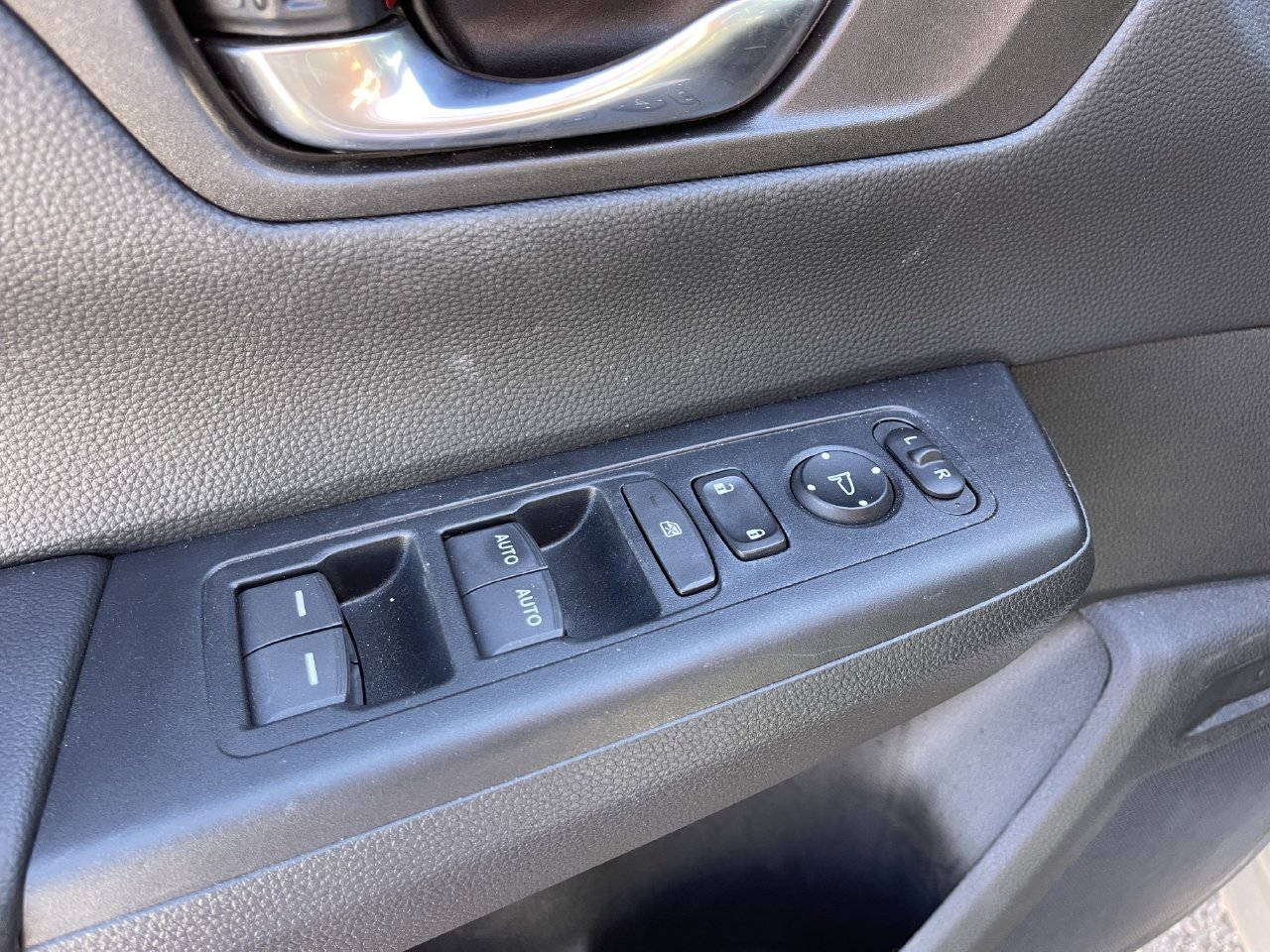 Used 2026 Honda CR-V EX image 11