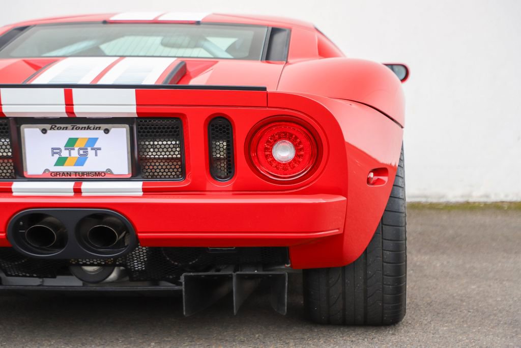 Used 2006 Ford GT RWD image 86