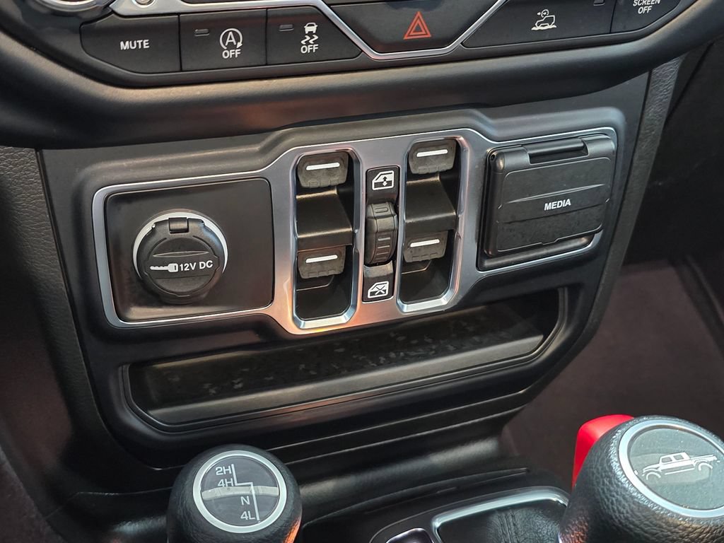 Used 2023 Jeep Gladiator Sport AWD/4WD image 15