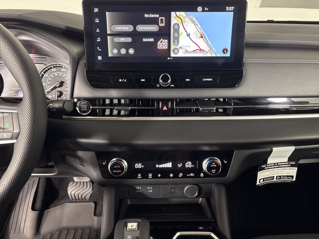 Used 2026 Mitsubishi Outlander SE FWD image 29