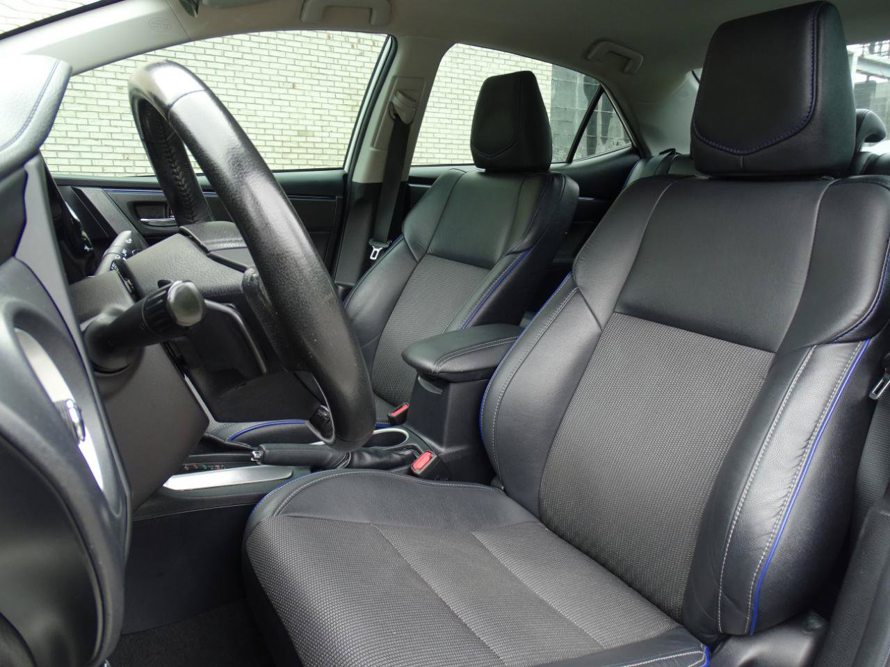 Used 2019 Toyota Corolla SE FWD image 11