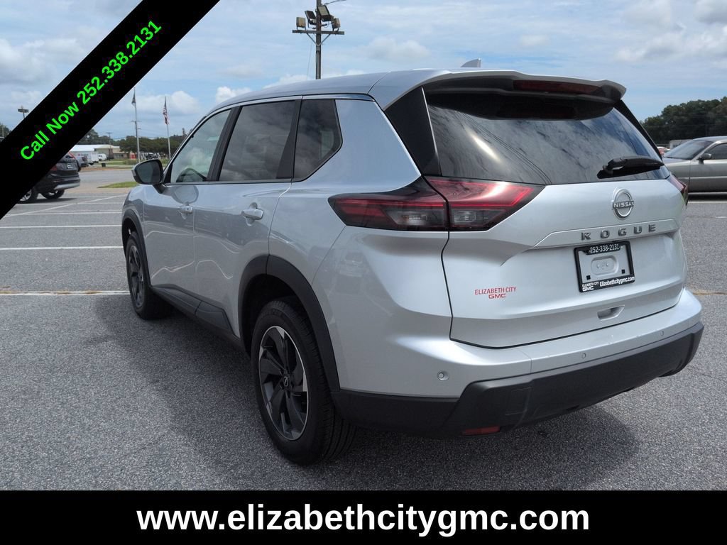 Used 2025 Nissan Rogue SV FWD image 9