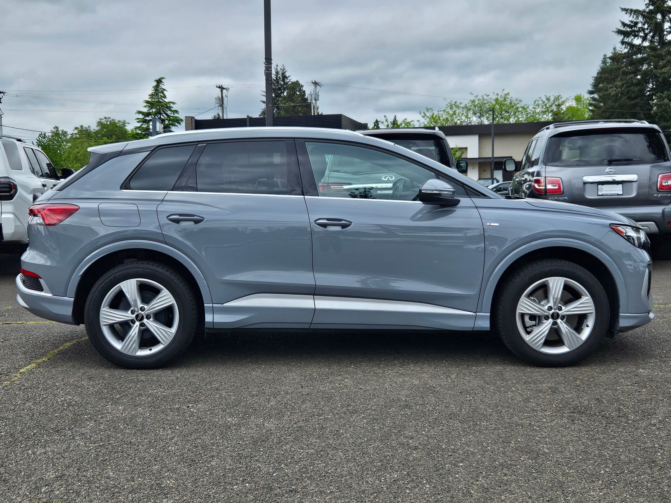 Used 2023 Audi Q4 e-tron Premium w/ Convenience Package AWD/4WD image 6