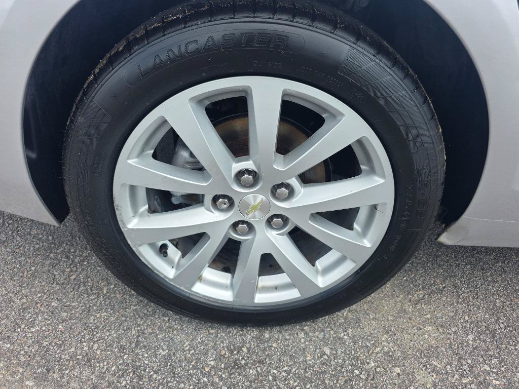Used 2015 Chevrolet Malibu LT FWD image 17