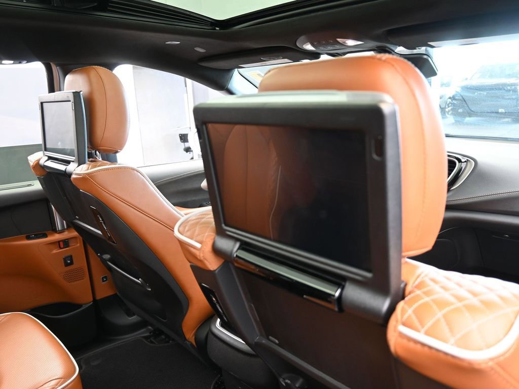 Used 2024 Chrysler Pacifica Pinnacle image 55