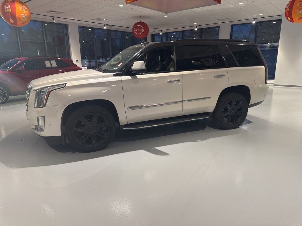Used 2019 Cadillac Escalade Luxury image 8