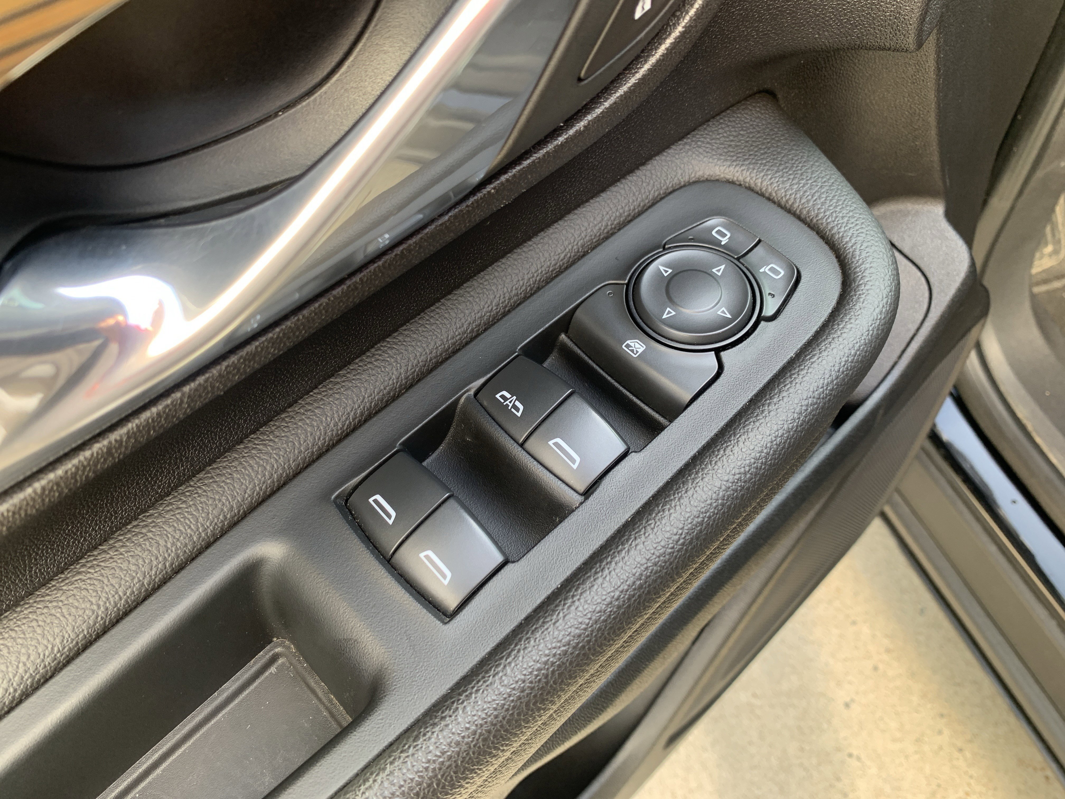 Used 2021 GMC Terrain SLE w/ Elevation Edition image 14