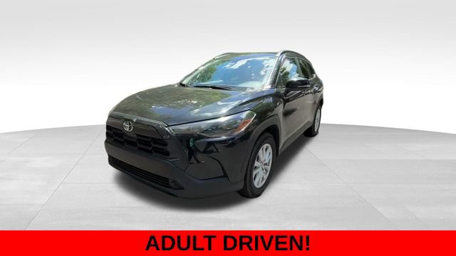 Used 2026 Toyota Corolla Cross LE FWD image 2