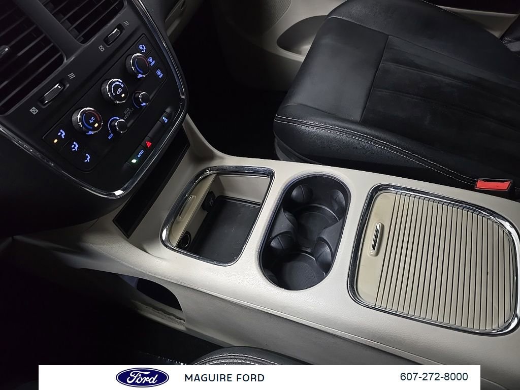 Used 2017 Dodge Grand Caravan SXT image 29