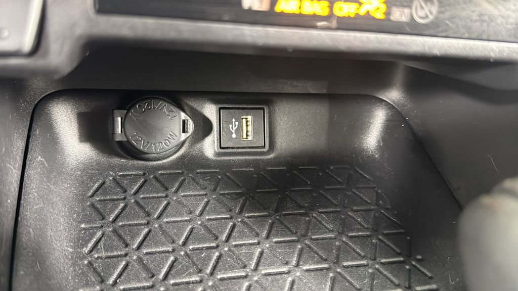 Used 2024 Toyota RAV4 LE image 27