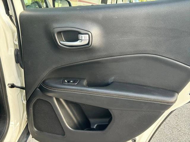 Certified 2018 Jeep Compass Latitude w/ Popular Equipment Group FWD image 31