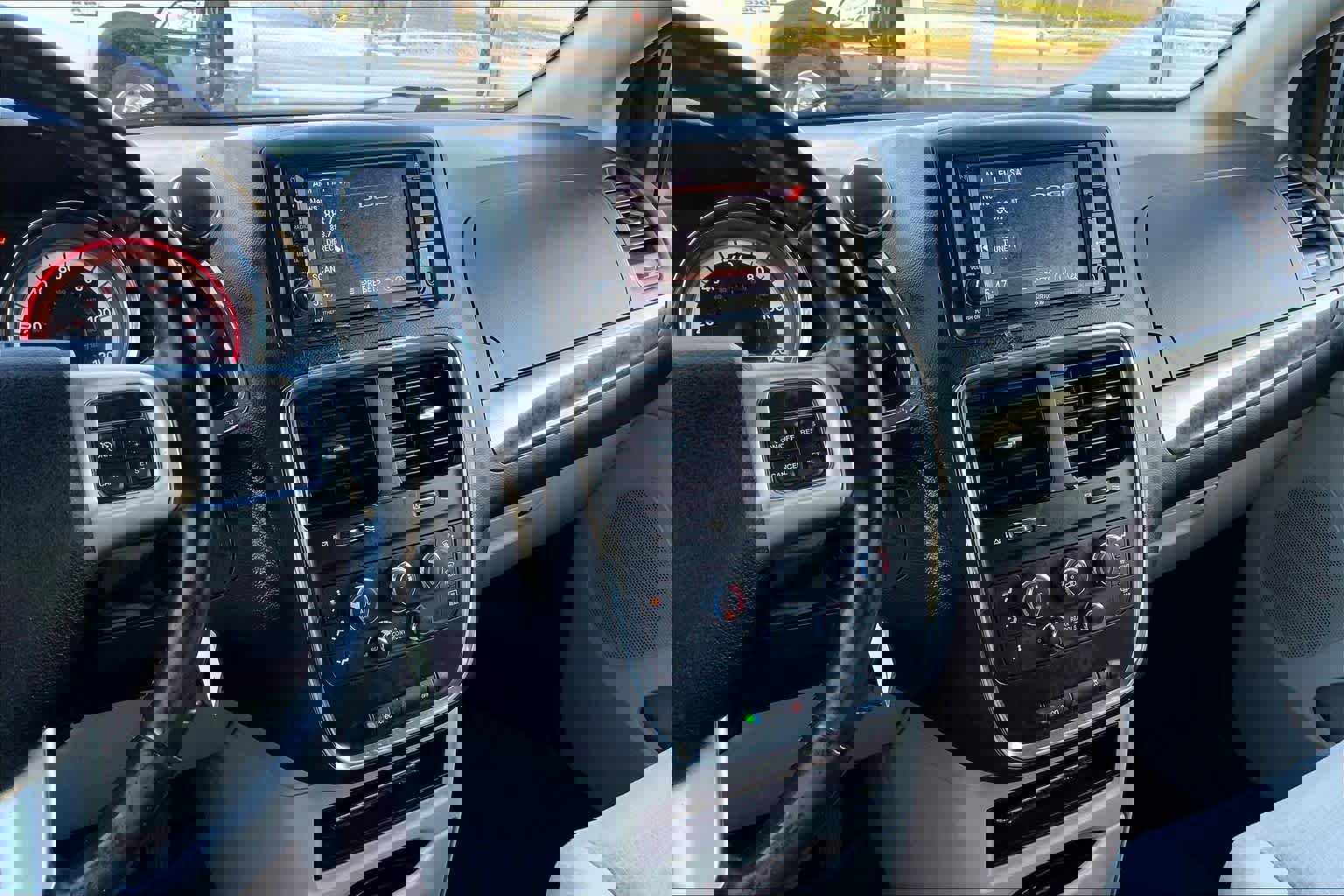 Used 2019 Dodge Grand Caravan SE w/ UConnect Hands-Free Group image 5