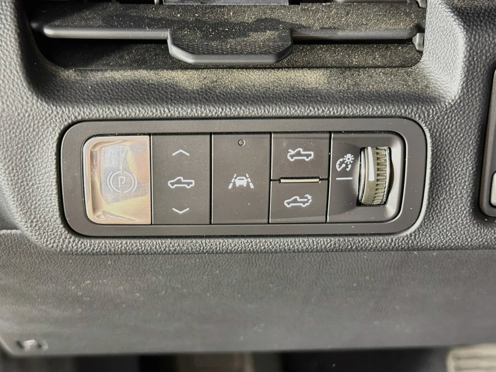 Used 2025 GMC Sierra EV Denali AWD/4WD image 10