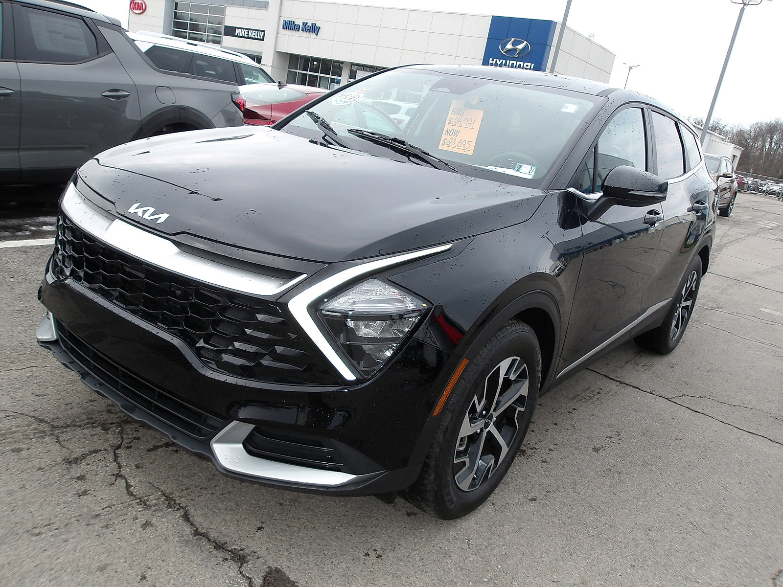 Used 2023 Kia Sportage EX FWD image 3