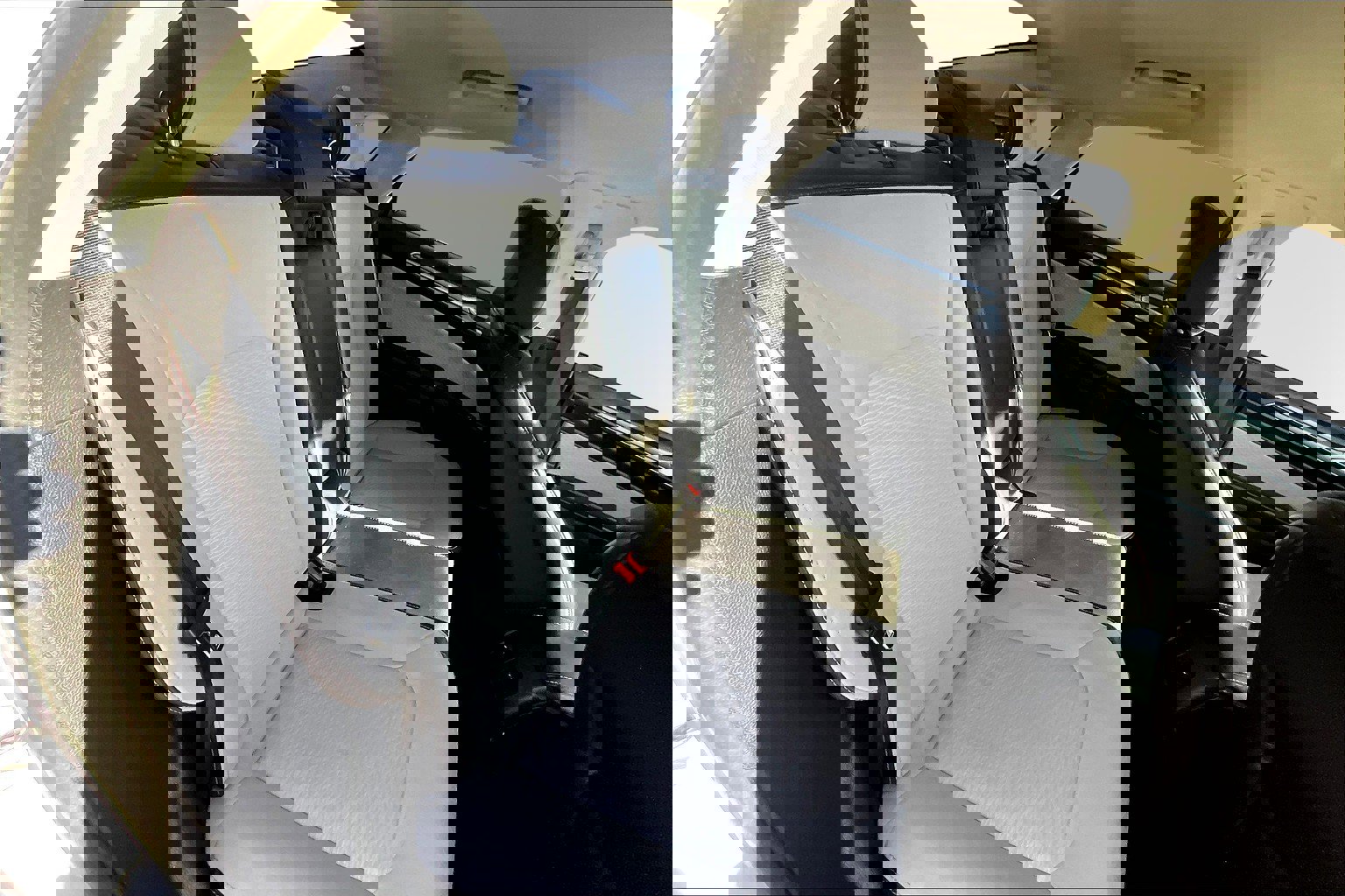 Used 2020 Ford Fusion SE w/ Equipment Group 151A image 17