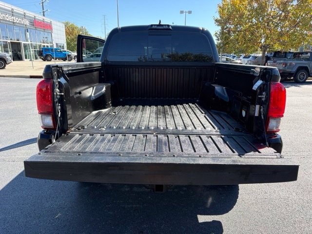 Used 2019 Toyota Tacoma TRD Sport AWD/4WD image 29