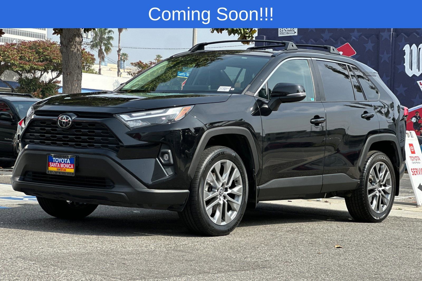 Used 2023 Toyota RAV4 XLE Premium FWD image 8