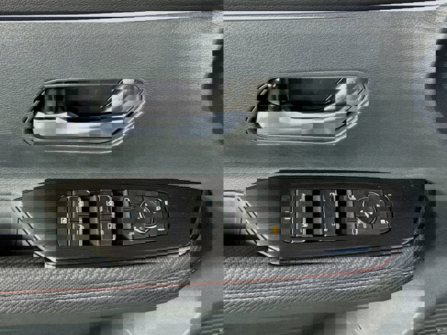 New 2026 Nissan Kicks SR w/ Cold Weather Package image 19